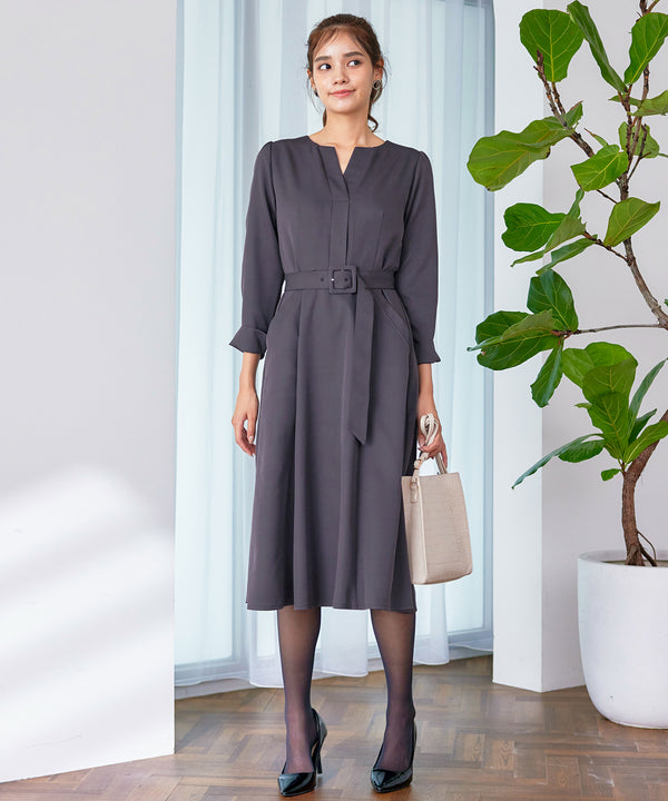 ベルト付キーネックポケットワンピース