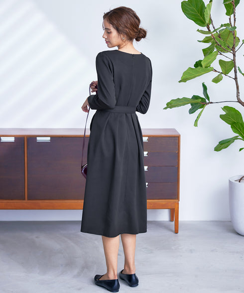 ベルト付キーネックポケットワンピース