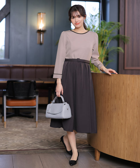 【アウトレット】バックルベルト付き配色フレアワンピース