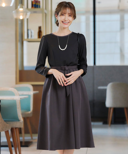 【アウトレット】バックルベルト付き配色フレアワンピース