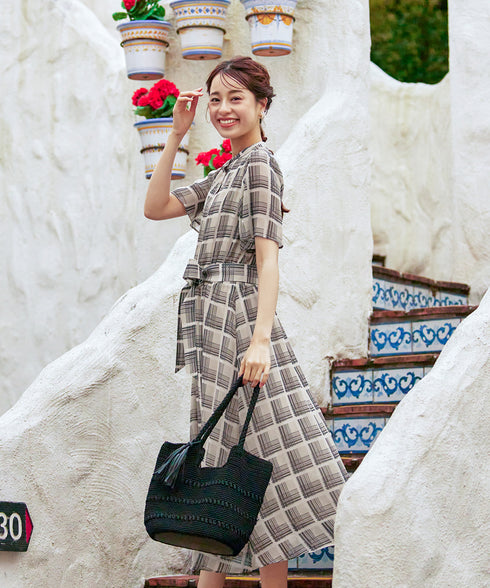 【新色追加】チェック柄フレア袖シアーワンピース