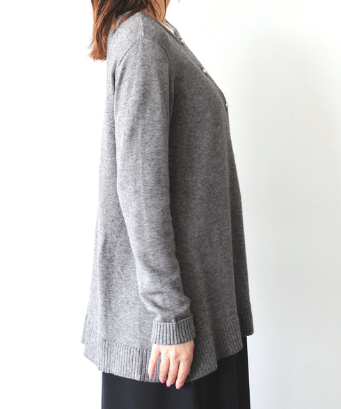 ラウンドネックミドル丈ニットカーディガン