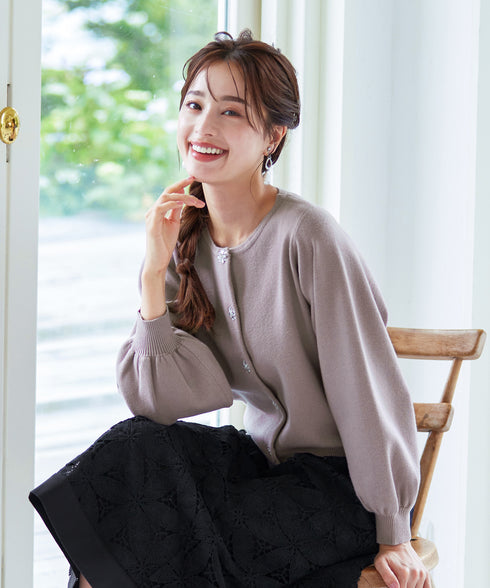 【新色追加】ビジューボタンニットカーデ