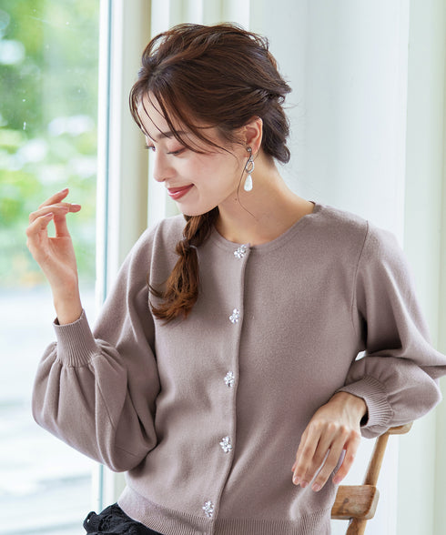 【新色追加】ビジューボタンニットカーデ