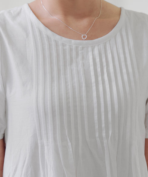 パンチングレースピンタックチュニックブラウス