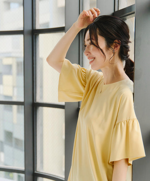 【アウトレット】キーネックフレア袖チュニックブラウス