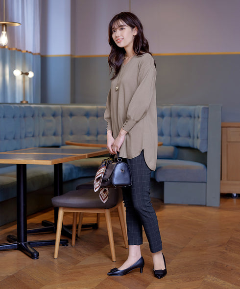 【アウトレット】Vネックラウンドヘムニットチュニック