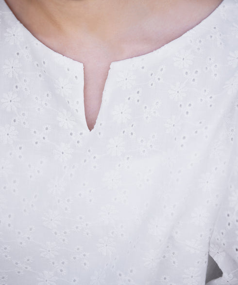 【2TYPE/総レース・袖レース】パンチングレースパフスリーブチュニックブラウス