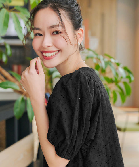 【2TYPE/総レース・袖レース】パンチングレースパフスリーブチュニックブラウス