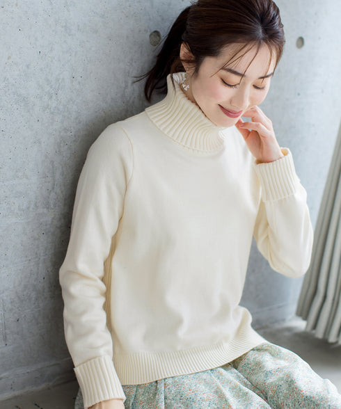 もっちり柔らかいリブタートルプルオーバーニット