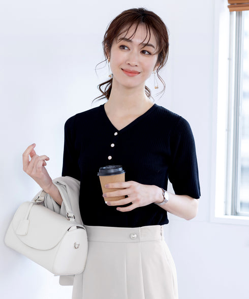 【アウトレット】Vネックボタンニットトップス