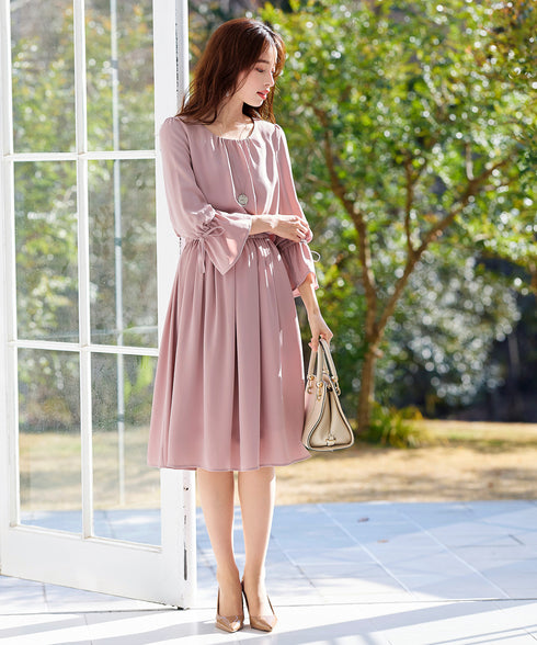 【アウトレット】女性らしさ引き立つ、リボン袖ギャザーワンピース