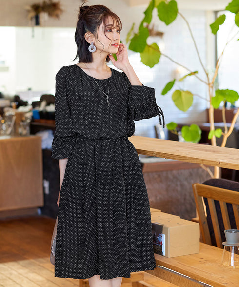 【アウトレット】女性らしさ引き立つ、リボン袖ギャザーワンピース