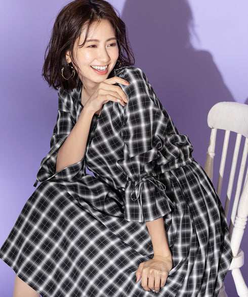 【アウトレット】女性らしさ引き立つ、リボン袖ギャザーワンピース